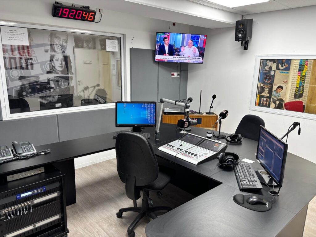 10 fader DHD SX2 at Radio Tsafon in Galilee